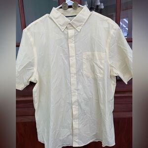 Men’s Button Down Short Sleeve Shirt Size Large